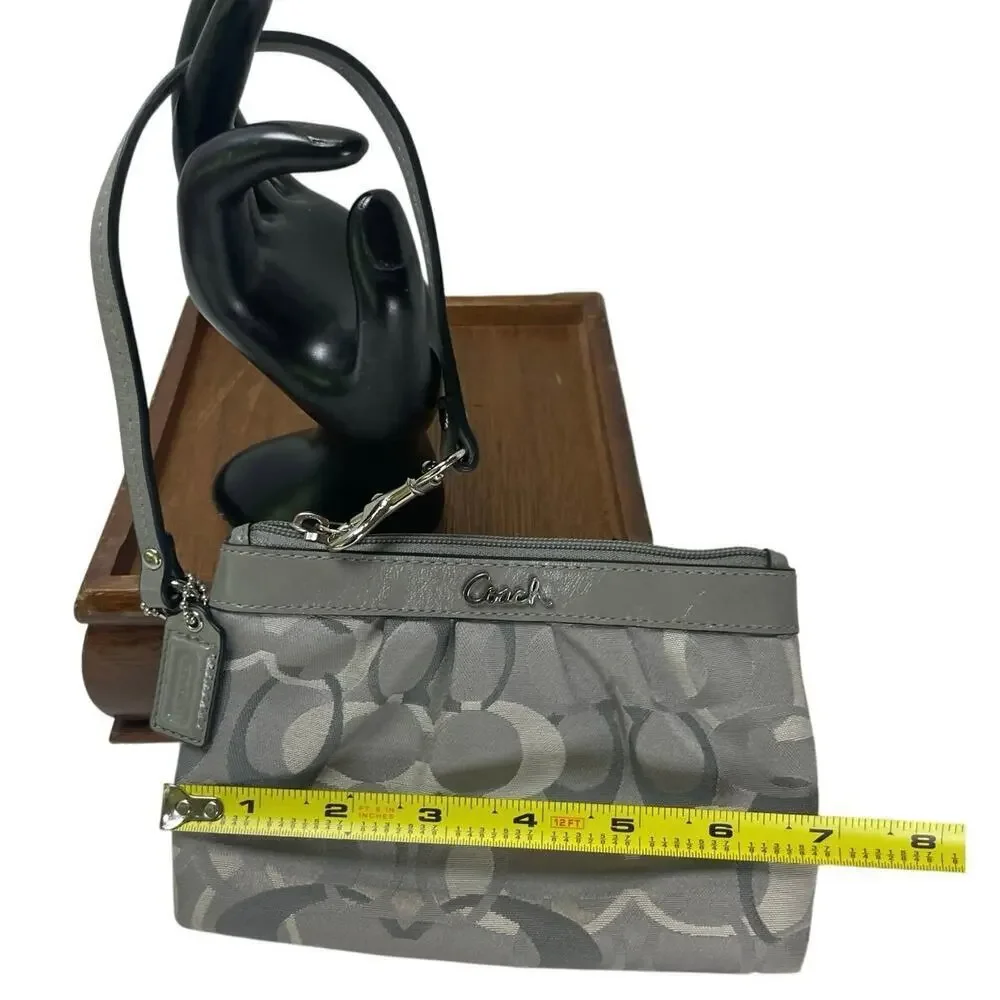 COACH WRISTLET BAG CANVAS LEATHER SIGNATURE GRAY PLEATED AESTHETIC‎ KAWAII